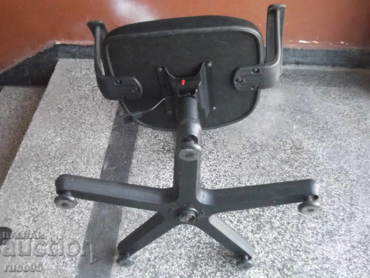 Office chair with armrests - 2 - 6 Office chair with armrests - 2 - 6