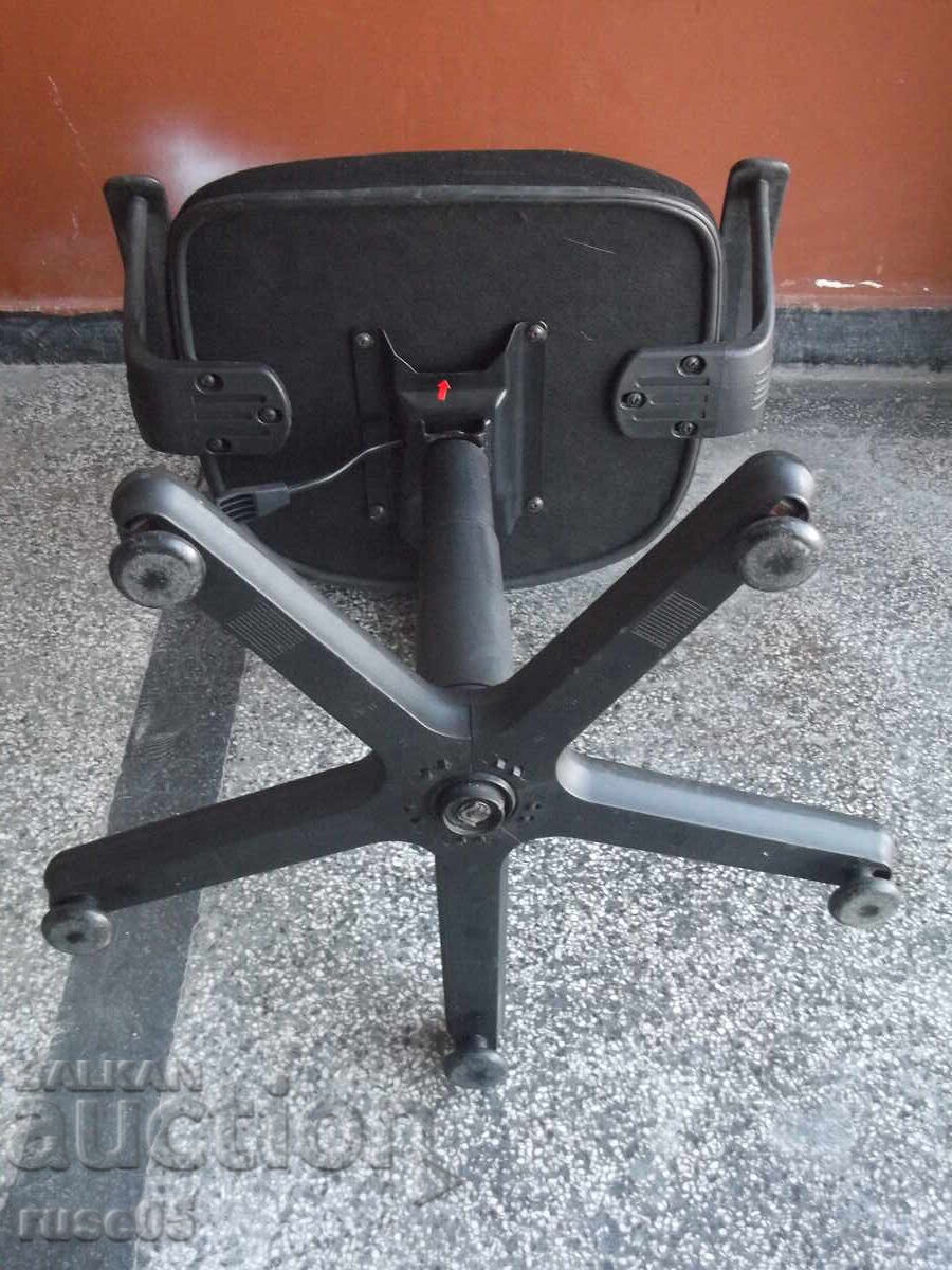 Office chair with armrests - 2 - 7 Office chair with armrests - 2 - 7