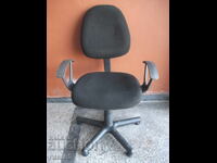 Office chair with armrests - 2