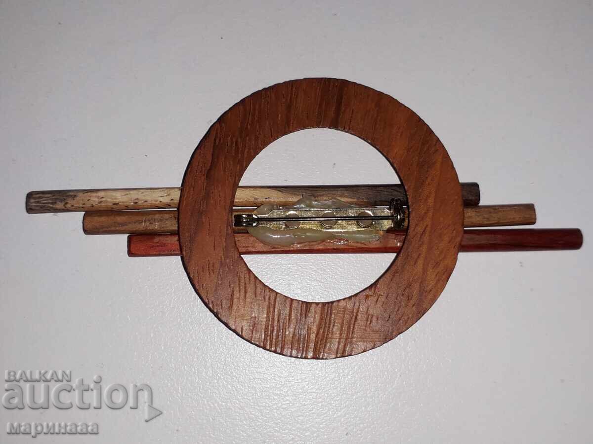 BROOCH. EXOTIC WOOD with price 1.50 BGN | € 0.77 BROOCH. EXOTIC WOOD with price 1.50 BGN | € 0.77