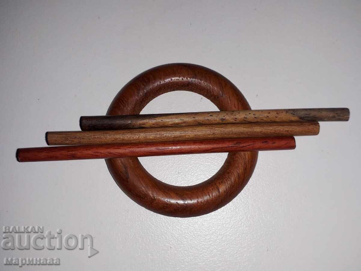 BROOCH. EXOTIC WOOD BROOCH. EXOTIC WOOD