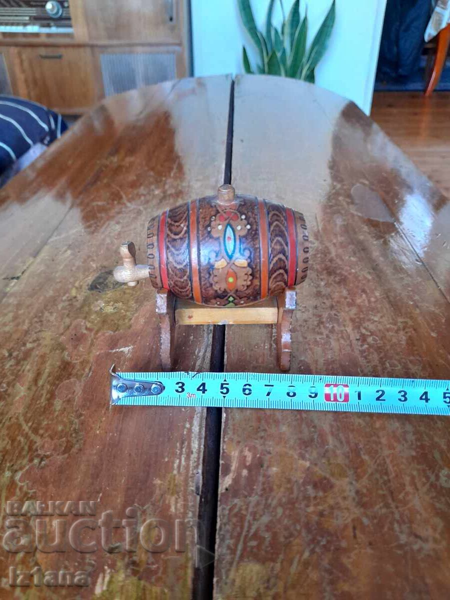 Auction Old wooden souvenir barrel Auction Old wooden souvenir barrel