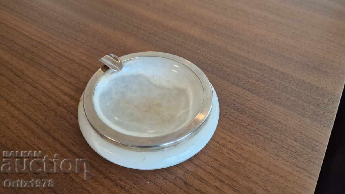 Auction Massive small ashtray – onyx. Auction Massive small ashtray – onyx.