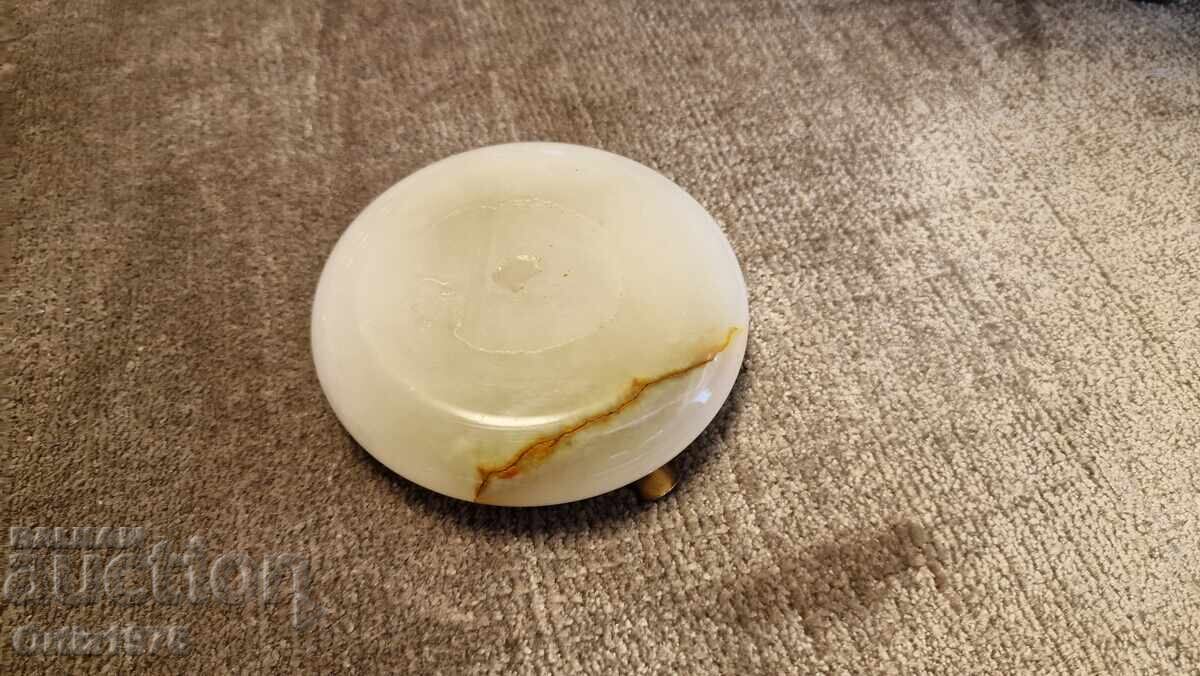 Delivery of Massive small ashtray – onyx. Delivery of Massive small ashtray – onyx.