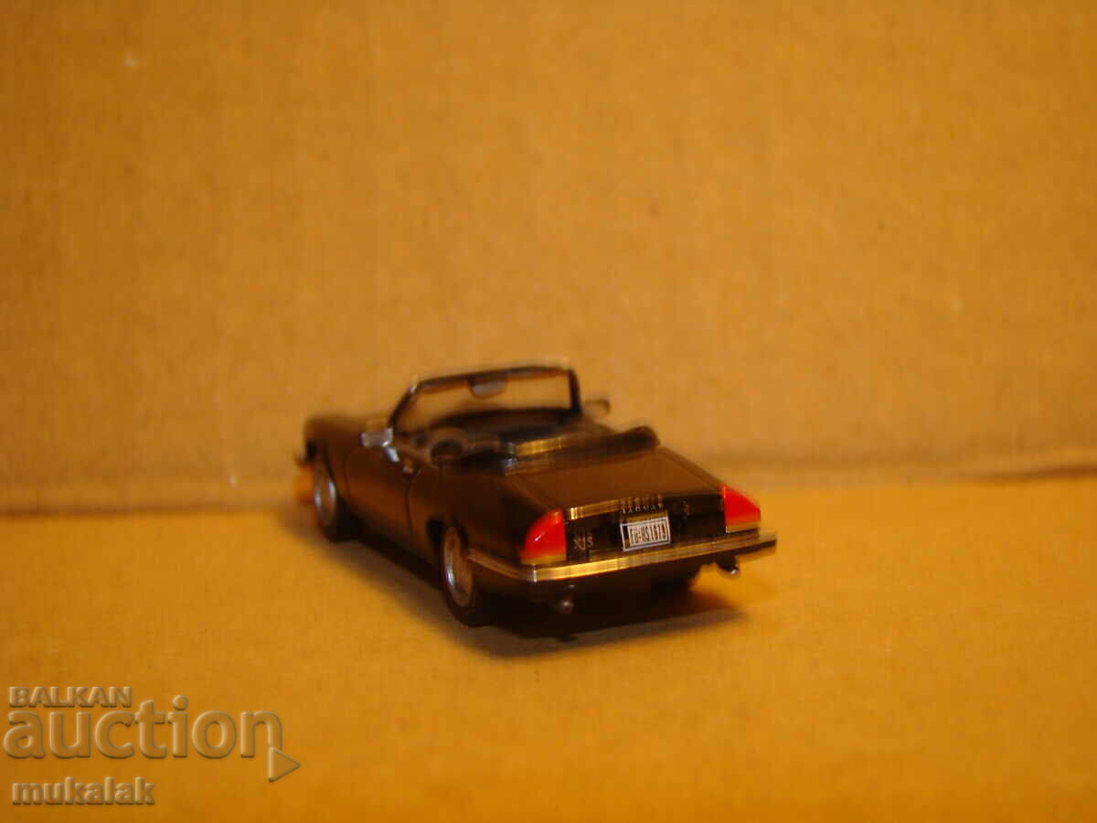 Delivery of 1:87 H0 SCHUCO JAGUAR TRUCK MODEL TOY