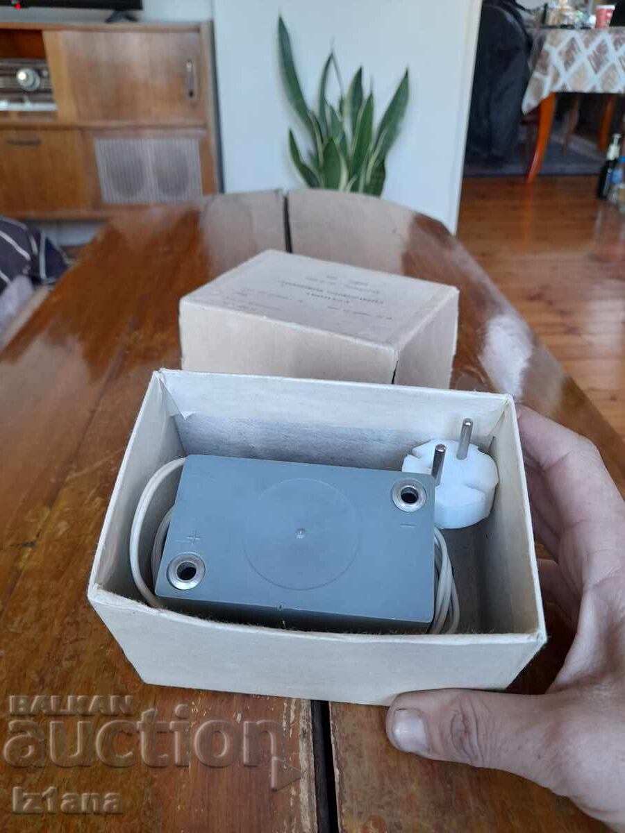 Licitație Sursa veche, redresor VEF, VEF