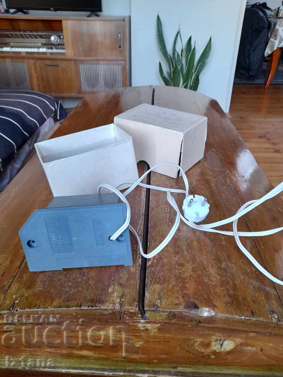 Livrarea Sursa veche, redresor VEF, VEF