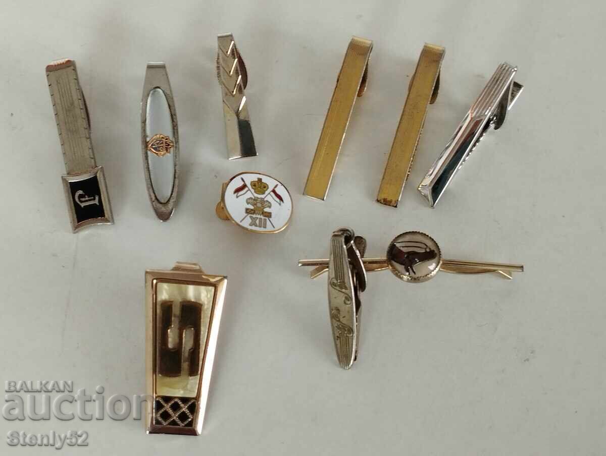 Lot of 10 old tie pins. Lot of 10 old tie pins.