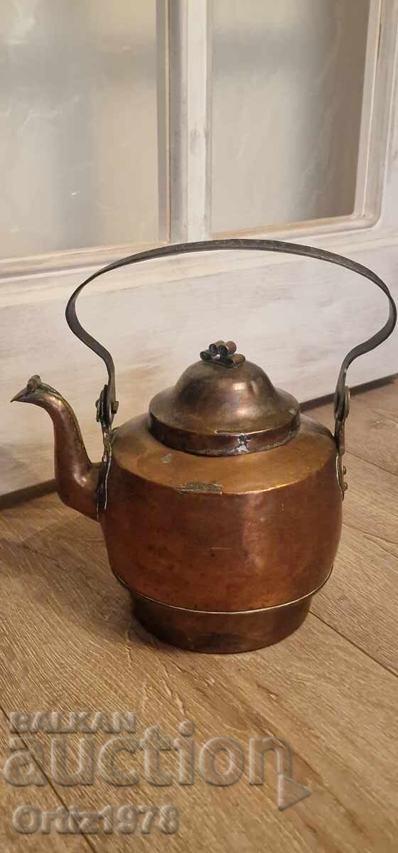 Auction Antique, large, forged, copper kettle – 3.2l Auction Antique, large, forged, copper kettle – 3.2l