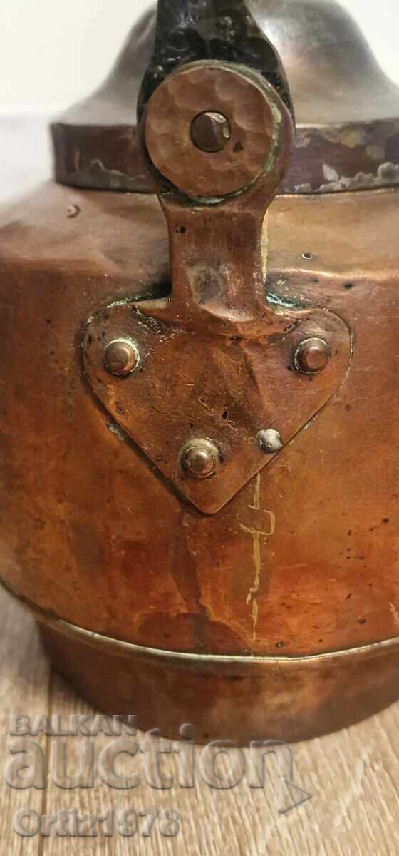 Delivery of Antique, large, forged, copper kettle – 3.2l Delivery of Antique, large, forged, copper kettle – 3.2l