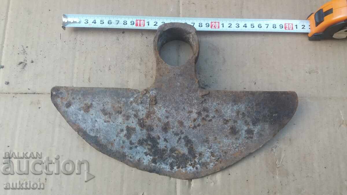 OLD MASSIVE SOC. HOE, SHOVEL with price 4.99 BGN | € 2.55 OLD MASSIVE SOC. HOE, SHOVEL with price 4.99 BGN | € 2.55