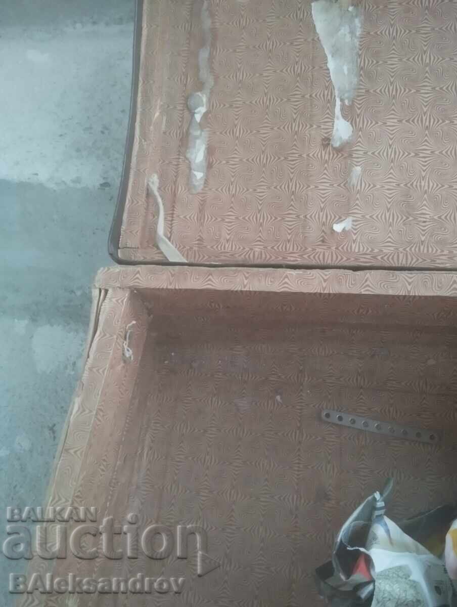 Old suitcase, dirty - 5 Old suitcase, dirty - 5