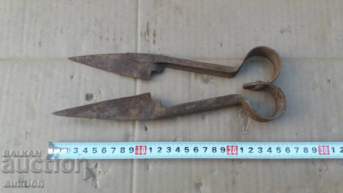 OLD SHEEP SHEARS with price 2.99 BGN | € 1.53 OLD SHEEP SHEARS with price 2.99 BGN | € 1.53