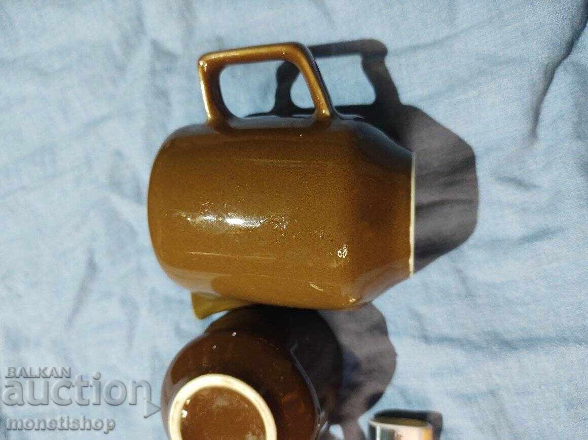 Παράδοση 2 τεμ. φλιτζάνια καφέ και μια κανάτα Παράδοση 2 τεμ. φλιτζάνια καφέ και μια κανάτα