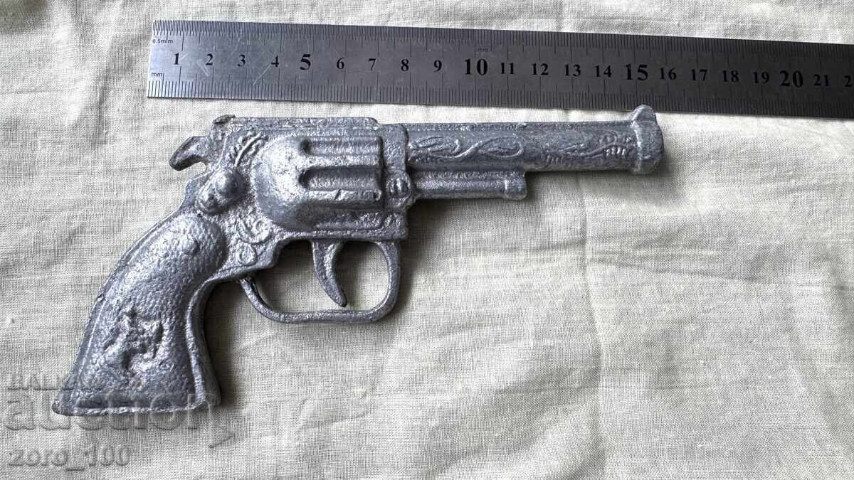 Auction From 1 pc. BZTs, Toy pistol, cast from the socialist era Auction From 1 pc. BZTs, Toy pistol, cast from the socialist era