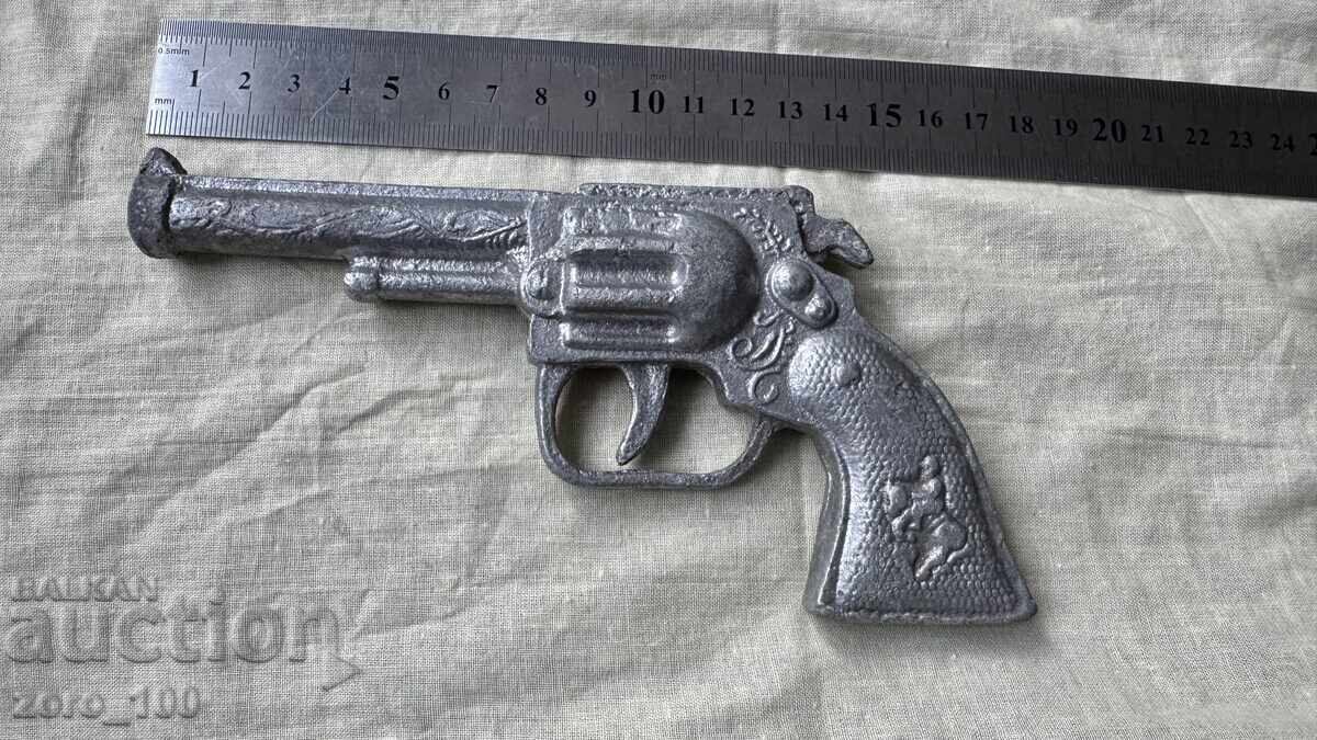 From 1 pc. BZTs, Toy pistol, cast from the socialist era From 1 pc. BZTs, Toy pistol, cast from the socialist era