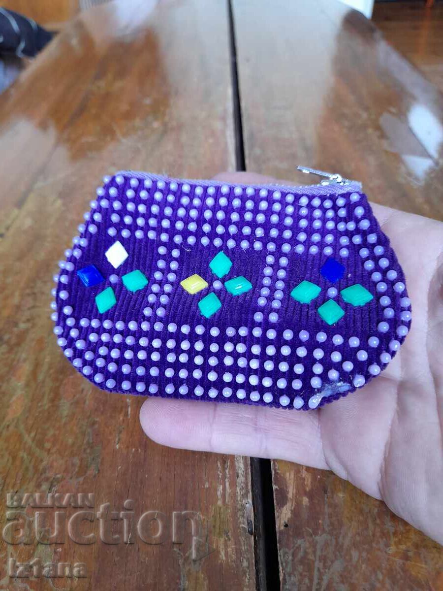 Old beaded purse with price 16.00 BGN | € 8.18 Old beaded purse with price 16.00 BGN | € 8.18