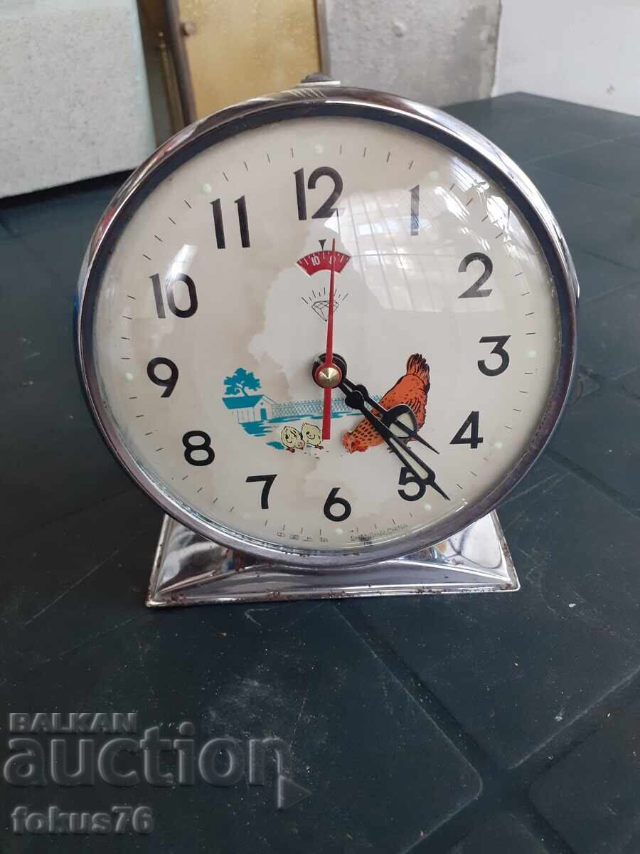 Old Chinese animated alarm clock hen with chicks with price 79.00 BGN | € 40.39 Old Chinese animated alarm clock hen with chicks with price 79.00 BGN | € 40.39