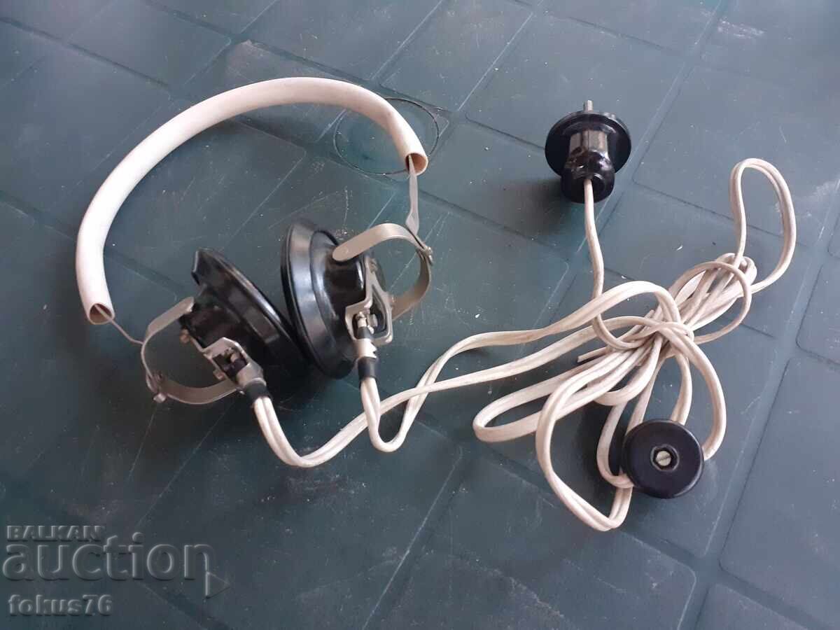 Căști vechi din bachelit bulgăresc cu preț 45.00 BGN | € 23.01 Căști vechi din bachelit bulgăresc cu preț 45.00 BGN | € 23.01