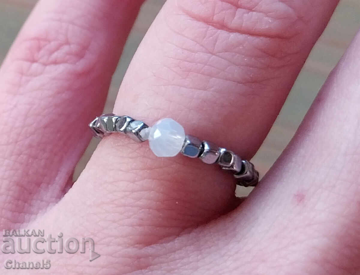 Delivery of GENTLE RING WITH MOONSTONE AND STEEL (952) Delivery of GENTLE RING WITH MOONSTONE AND STEEL (952)