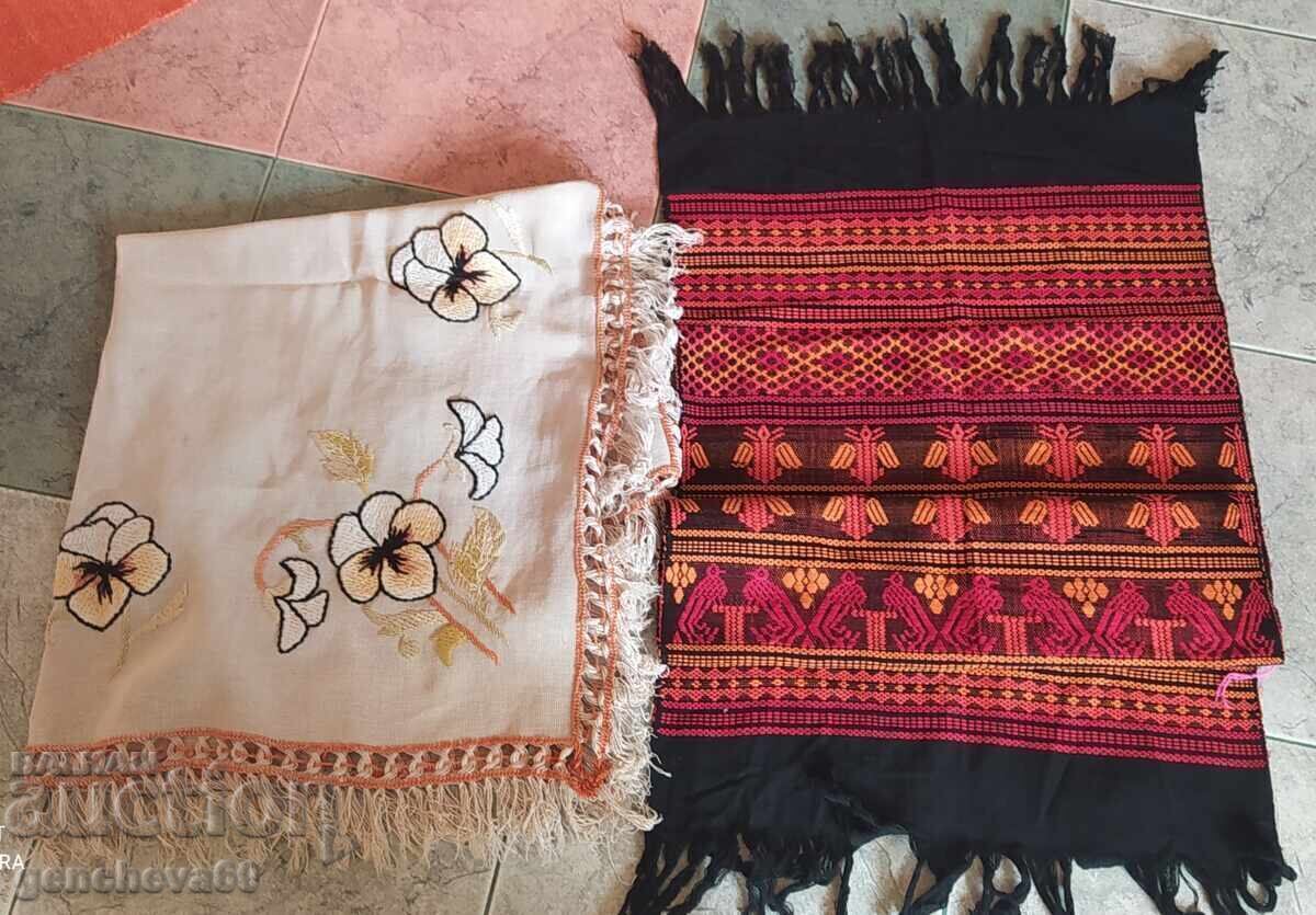 Pătură cu motive etno și față de masă brodată cu preț € 12.00 | 23.47 BGN