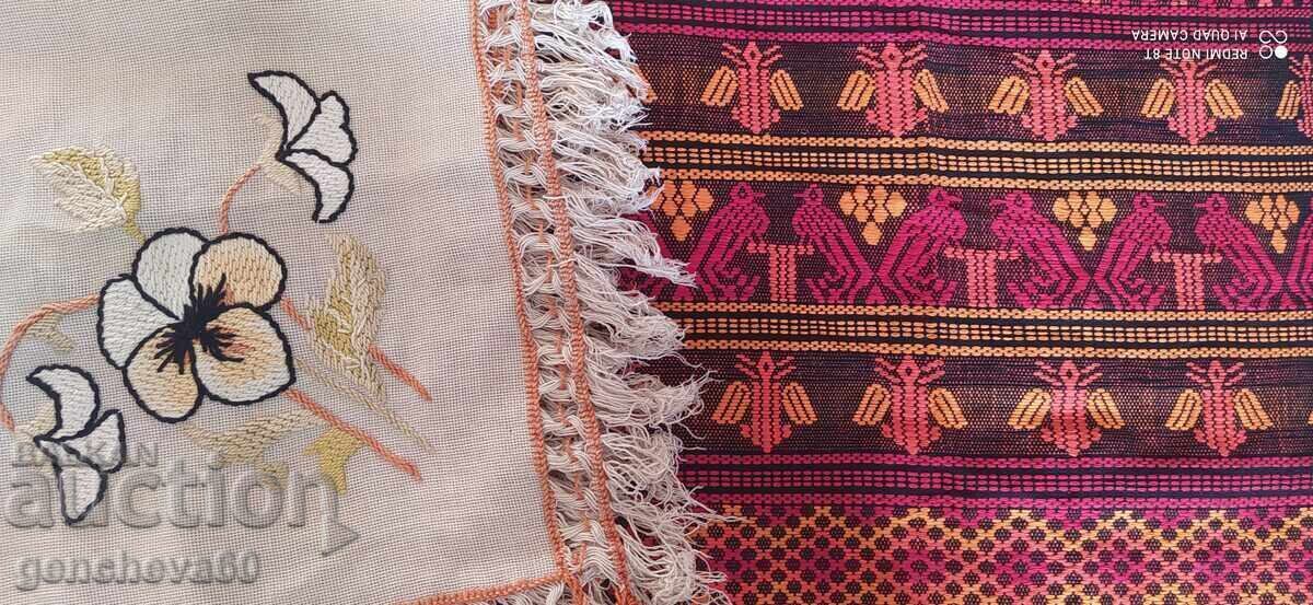 Bob with ethnic motifs and embroidered tablecloth - 6 Bob with ethnic motifs and embroidered tablecloth - 6