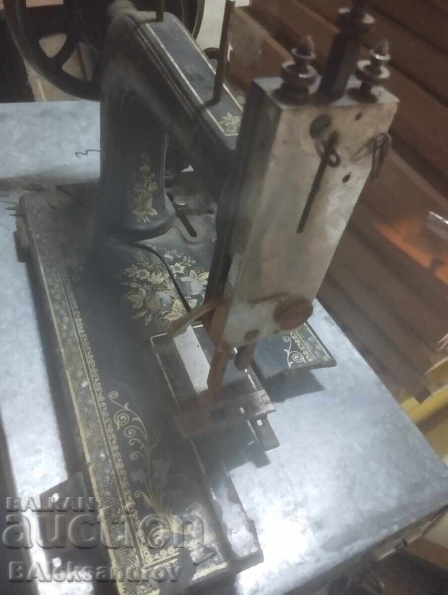 Auction Very old sewing machine project or parts Auction Very old sewing machine project or parts