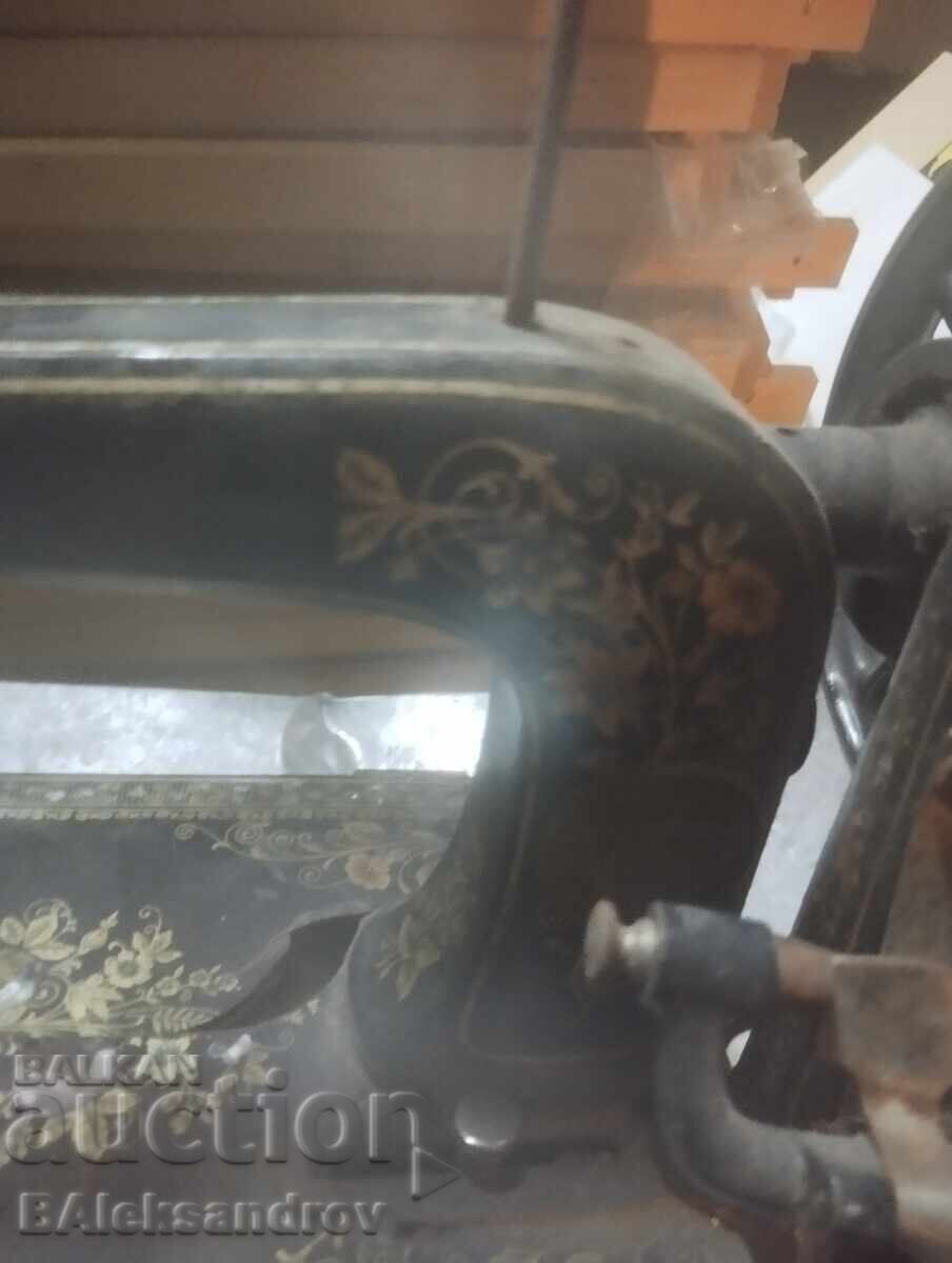 Delivery of Very old sewing machine project or parts Delivery of Very old sewing machine project or parts