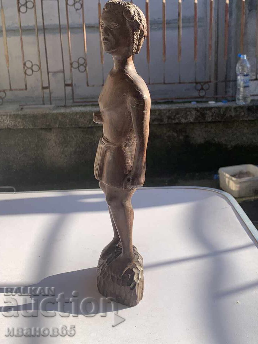 Auction wooden figure Auction wooden figure