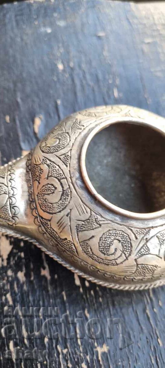 Delivery of Old oil lamp