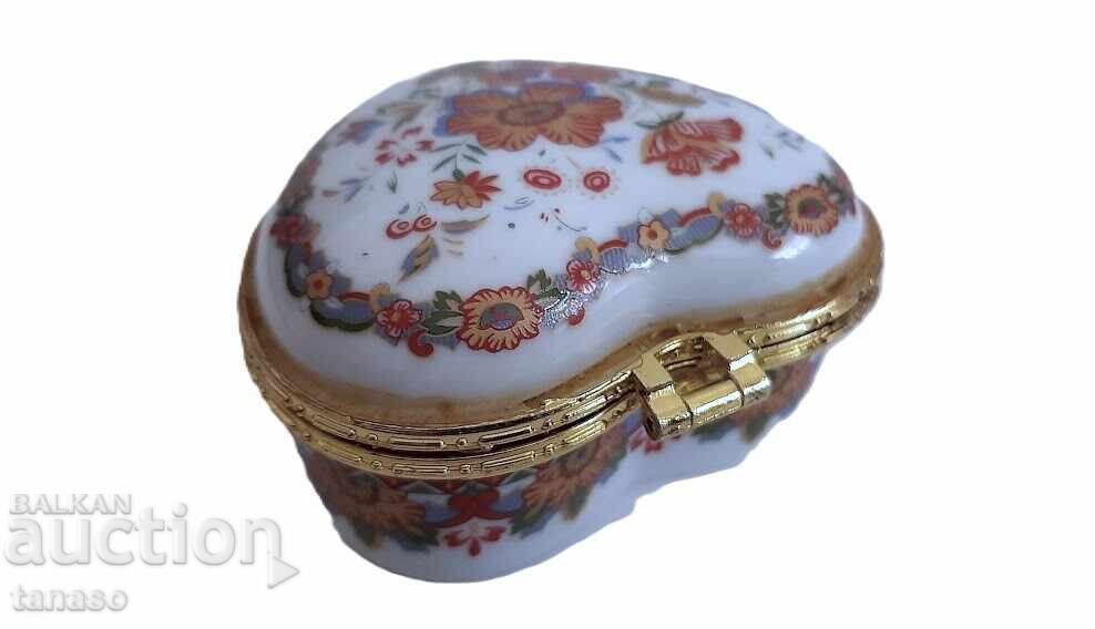 Delivery of Porcelain box for trinkets, jewelry, heart