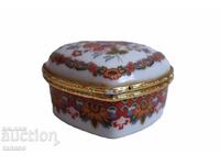 Porcelain box for trinkets, jewelry, heart