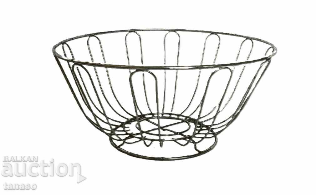 Auction Old wire fruit basket Auction Old wire fruit basket