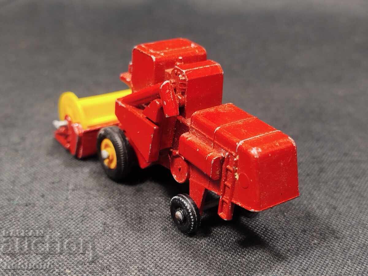 Auction  OLD RETRO METAL WHEEL MATCHBOX ENGLAND CLAAS HARVESTER