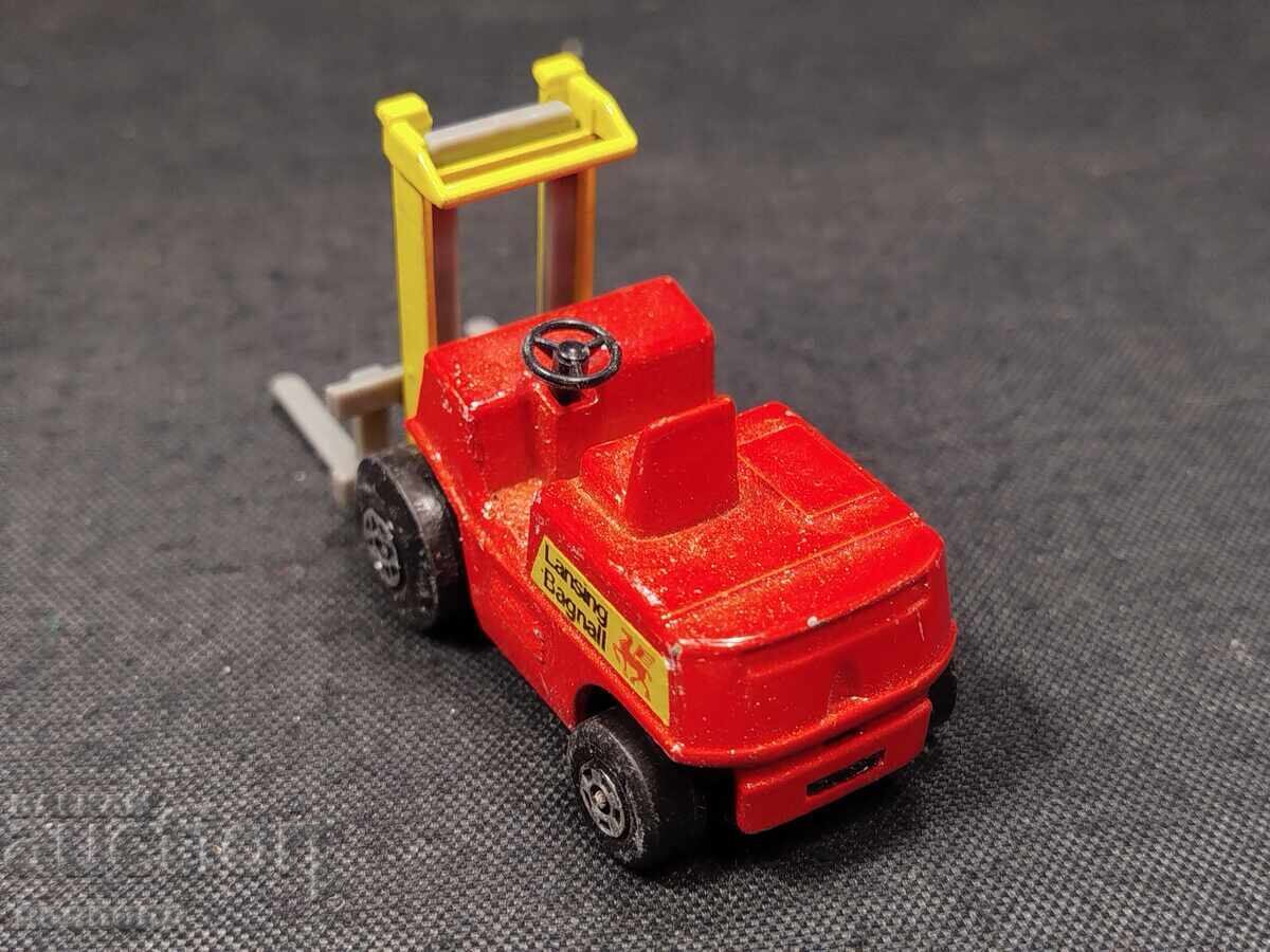 Auction  OLD RETRO METAL MATCHBOX ENGLAND FORKLIFT TRUCK
