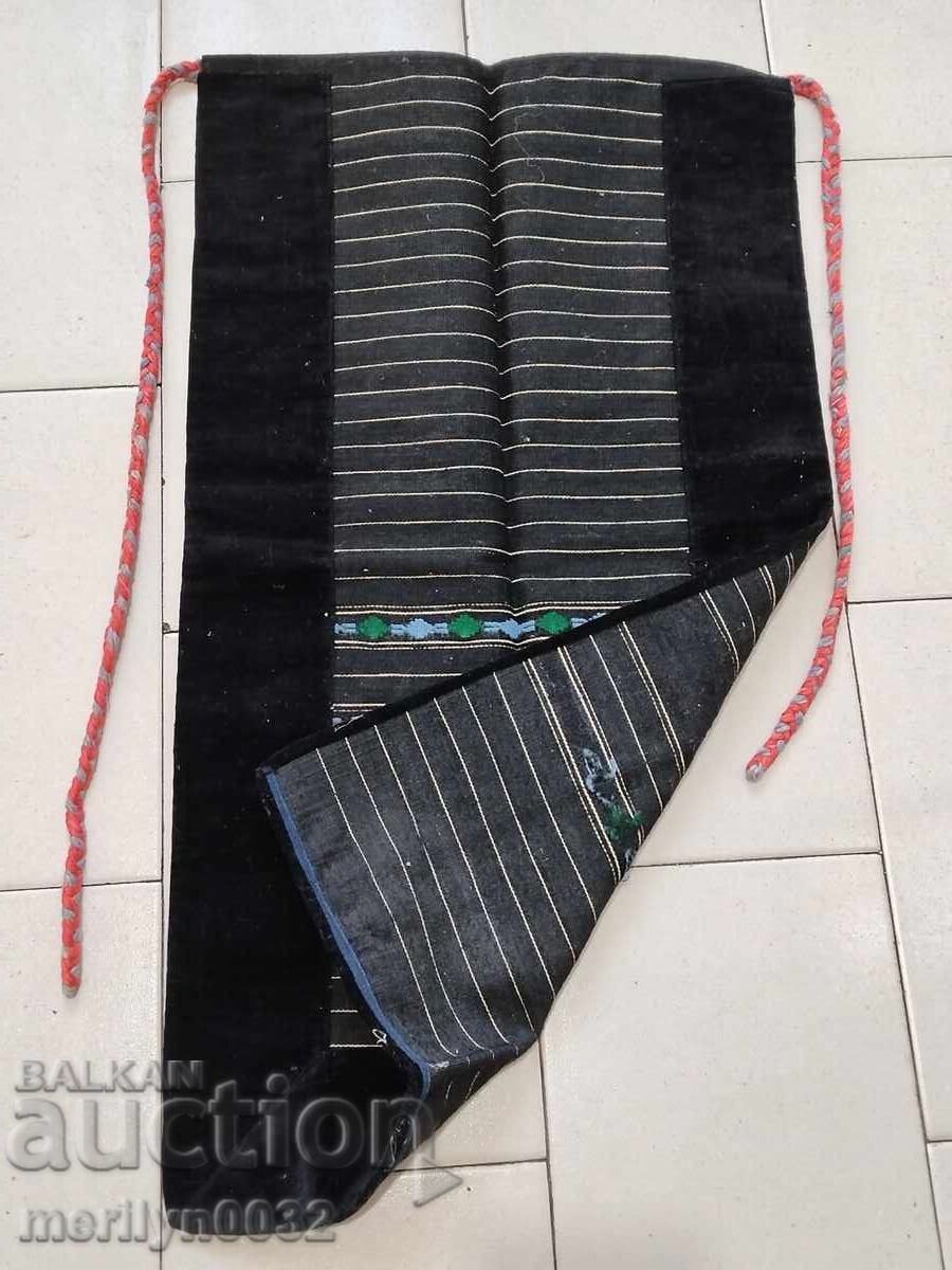 Δημοπρασία Παλιά υφαντή, κεντητή και κεντητή ποδιά, φορεσιά, σουκμάν Δημοπρασία Παλιά υφαντή, κεντητή και κεντητή ποδιά, φορεσιά, σουκμάν