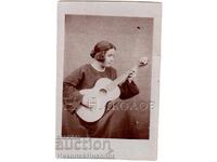 1923 MINI OLD PHOTO WOMAN WITH GUITAR D365