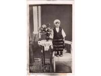 1933 FOTO VECHE FATĂ DRUHĂLUTĂ ÎN COSTUM POPULAR D377