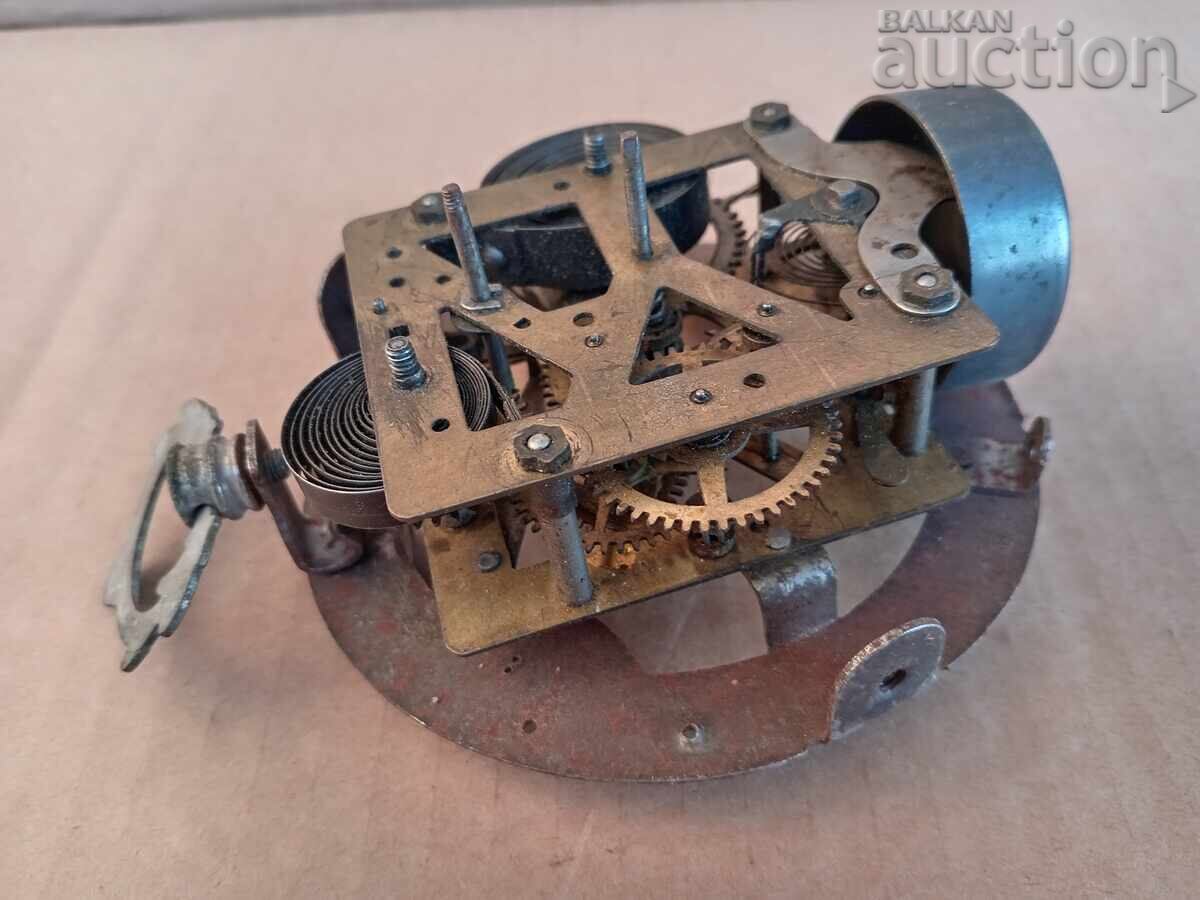 Mașină de epocă cu ceas cu alarmă fabricată în SUA cu preț 31.00 BGN | € 15.85 Mașină de epocă cu ceas cu alarmă fabricată în SUA cu preț 31.00 BGN | € 15.85