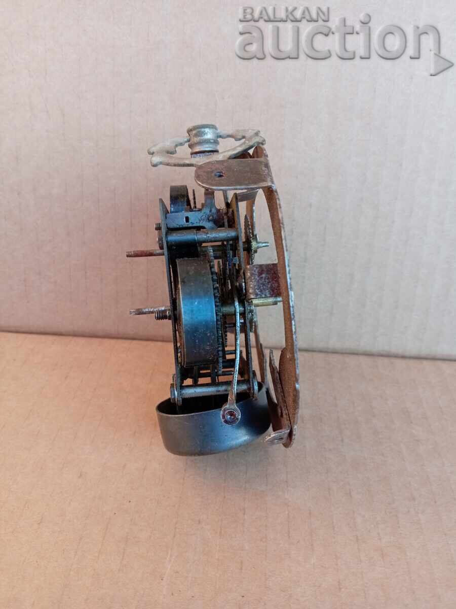 Mașină de epocă cu ceas cu alarmă fabricată în SUA - 5 Mașină de epocă cu ceas cu alarmă fabricată în SUA - 5