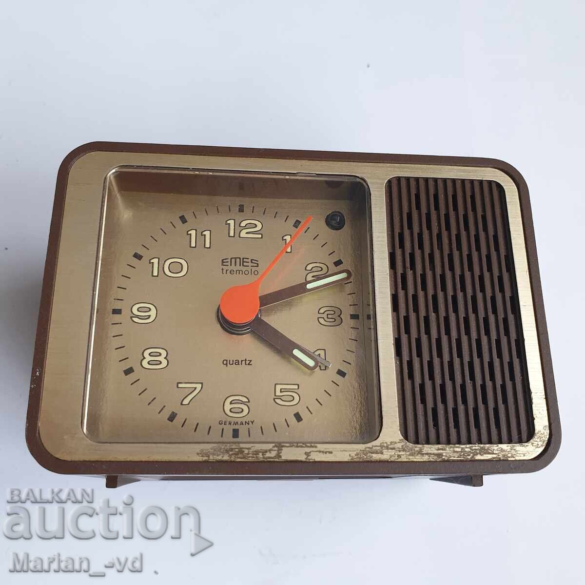 Auction  Quartz alarm clock with three melodies