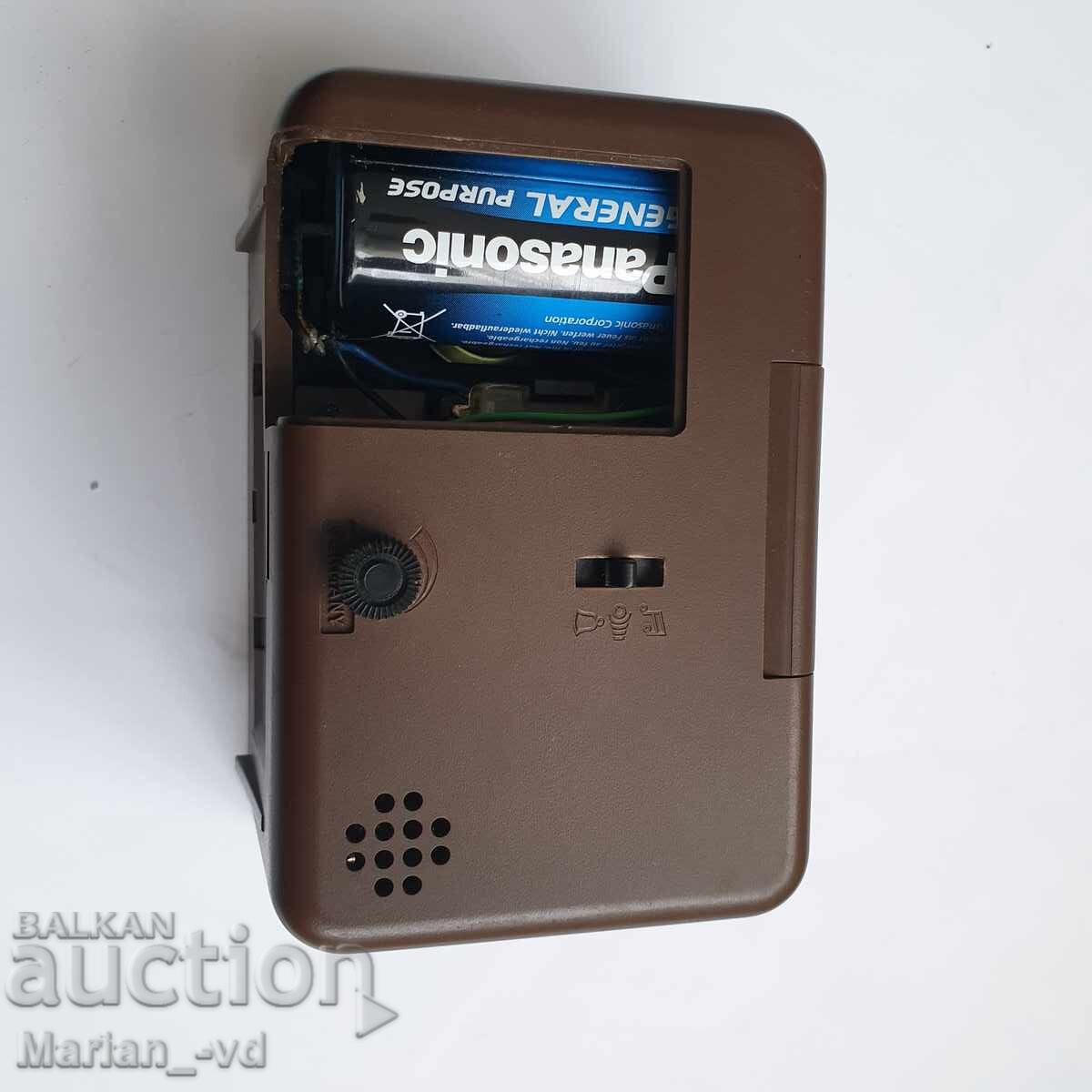 Quartz alarm clock with three melodies - 6