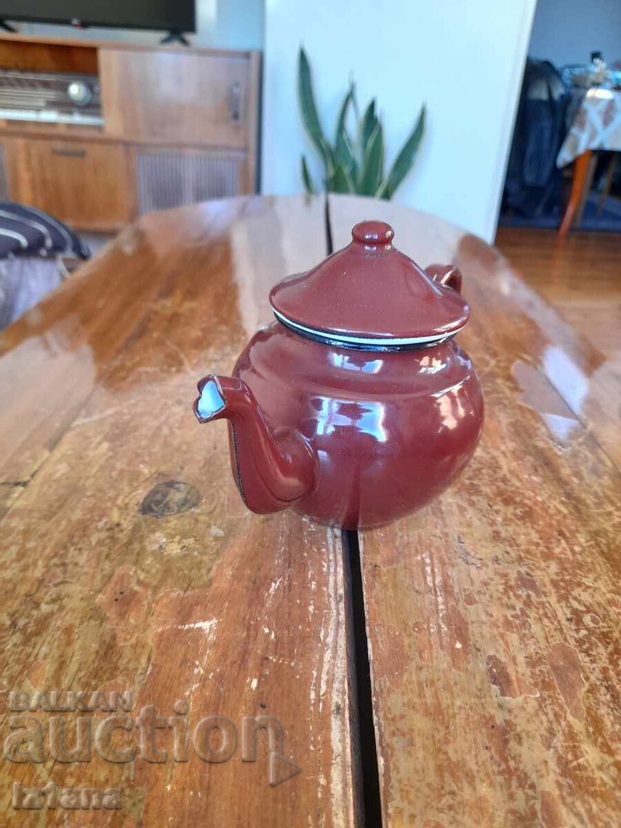 Ceainic vechi emailat cu preț 27.00 BGN | € 13.80 Ceainic vechi emailat cu preț 27.00 BGN | € 13.80