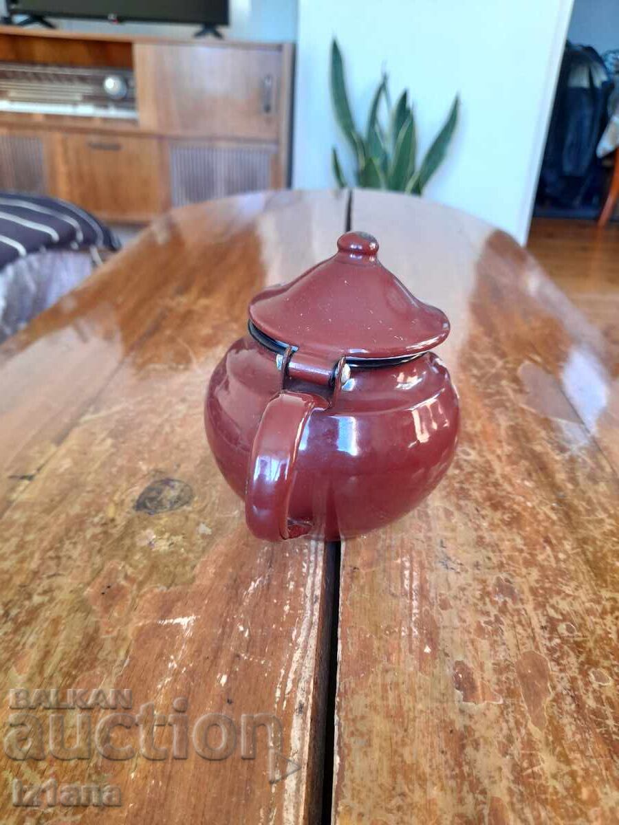 Licitație Ceainic vechi emailat Licitație Ceainic vechi emailat