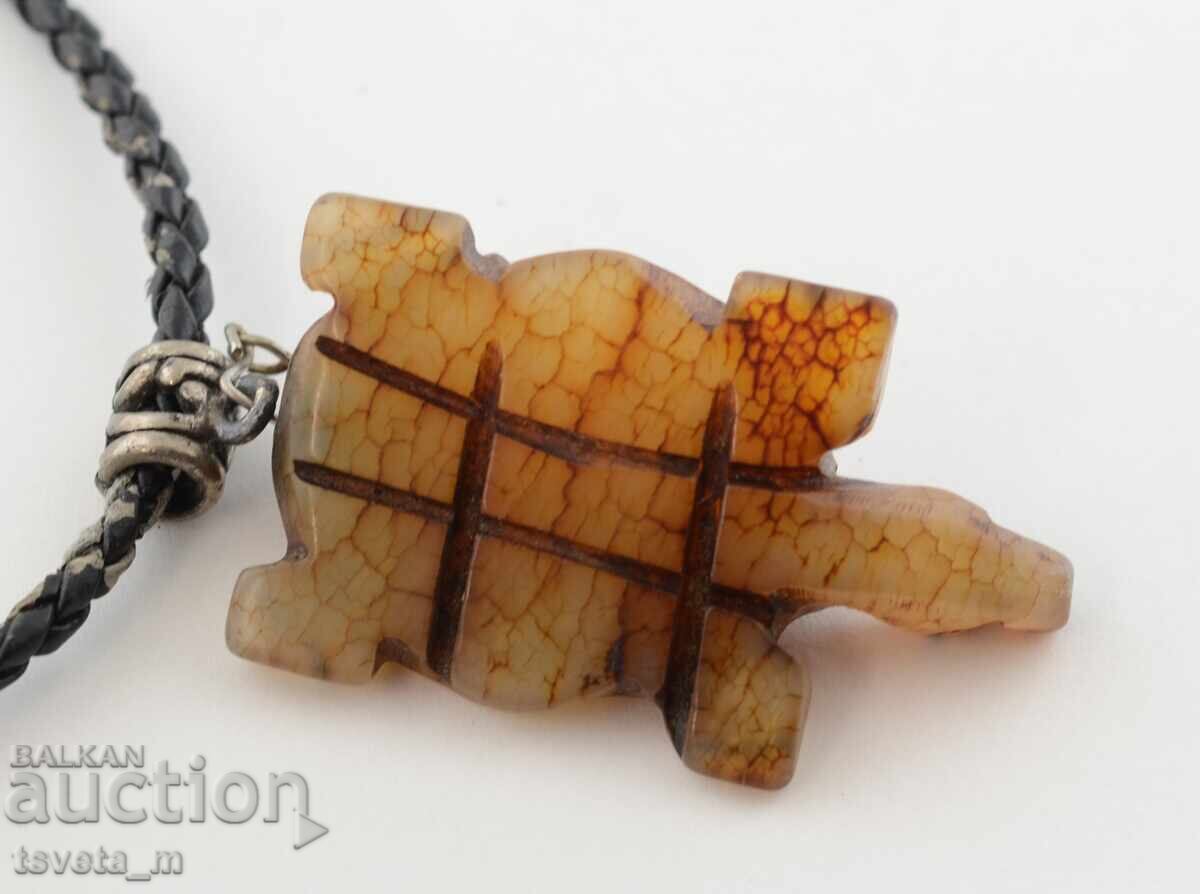 Delivery of Necklace, natural stone, hand-carved turtle Delivery of Necklace, natural stone, hand-carved turtle