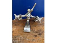 Стара батерия кран чешма