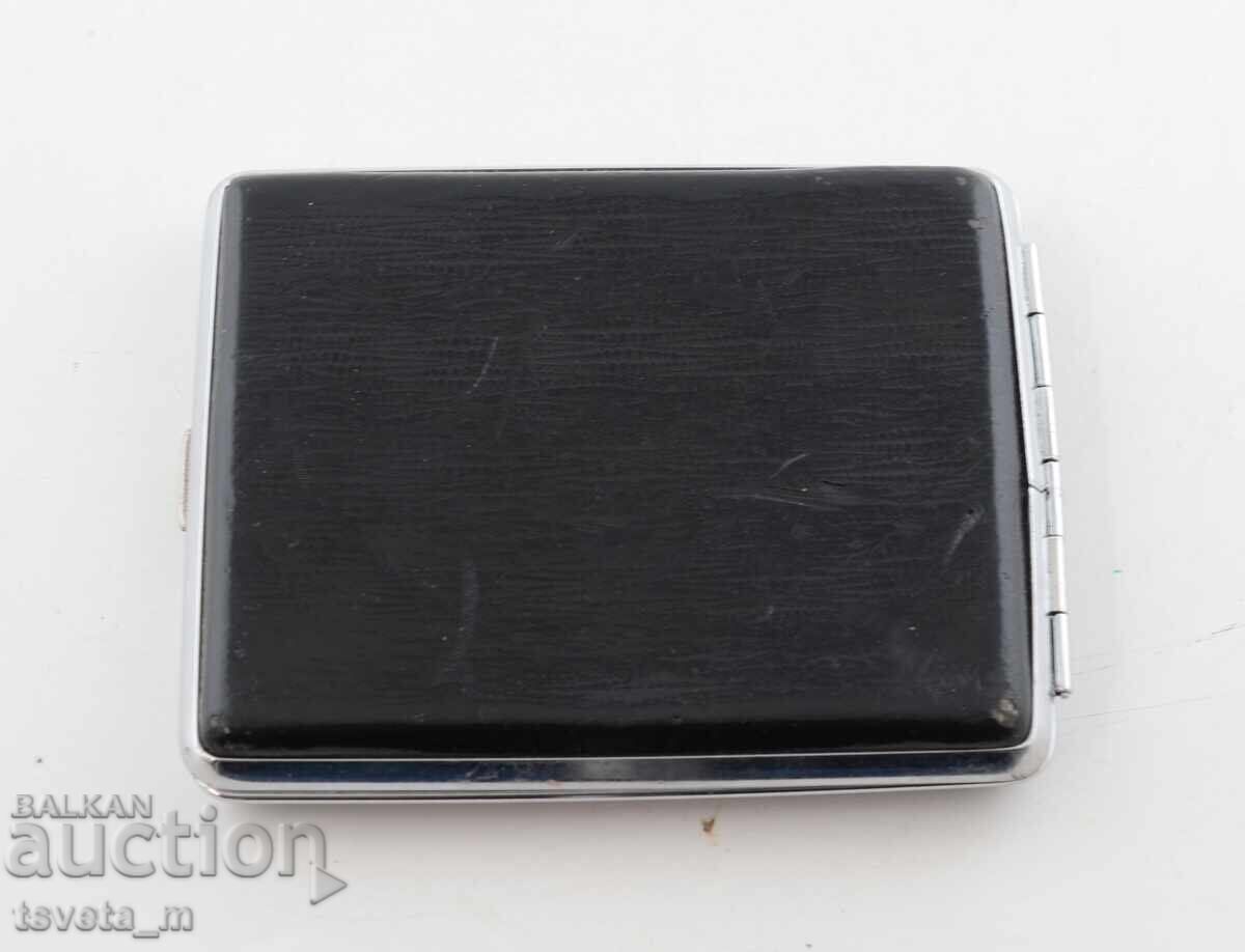 Antique snuff box with price 6.00 BGN | € 3.07 Antique snuff box with price 6.00 BGN | € 3.07