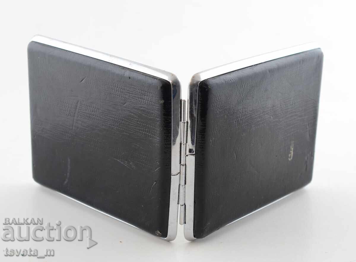 Delivery of Antique snuff box Delivery of Antique snuff box