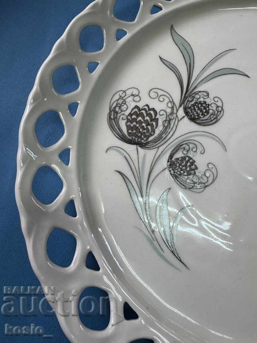 Bulgarian porcelain wall plate Isis with price 80.00 BGN | € 40.90 Bulgarian porcelain wall plate Isis with price 80.00 BGN | € 40.90