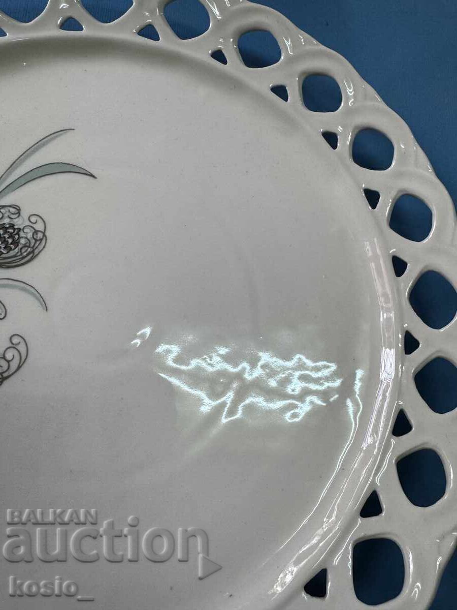 Auction Bulgarian porcelain wall plate Isis Auction Bulgarian porcelain wall plate Isis